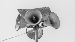 Freiburg testet Sirenen am 28. März: sieben neue Standorte werden in Betrieb genommen