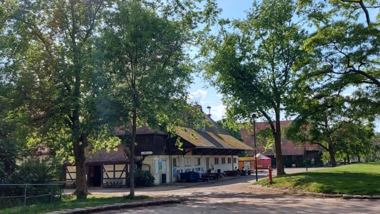 Krippenspiel am Mundenhof: Weihnachtsgeschichte mit rund 80 Tieren und 150 Mitwirkenden Krippenspiel am Mundenhof: Weihnachtsgeschichte mit rund 80 Tieren und 150 Mitwirkenden