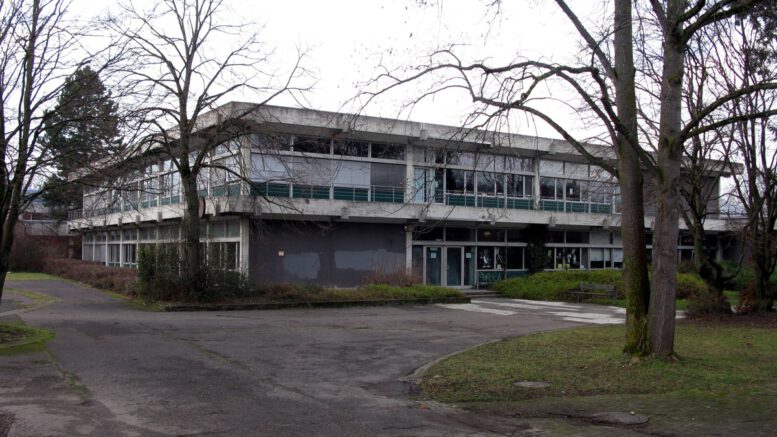 Maschineller Abbruch der alten Staudinger Schulgebäude beginnt am 22. Dezember